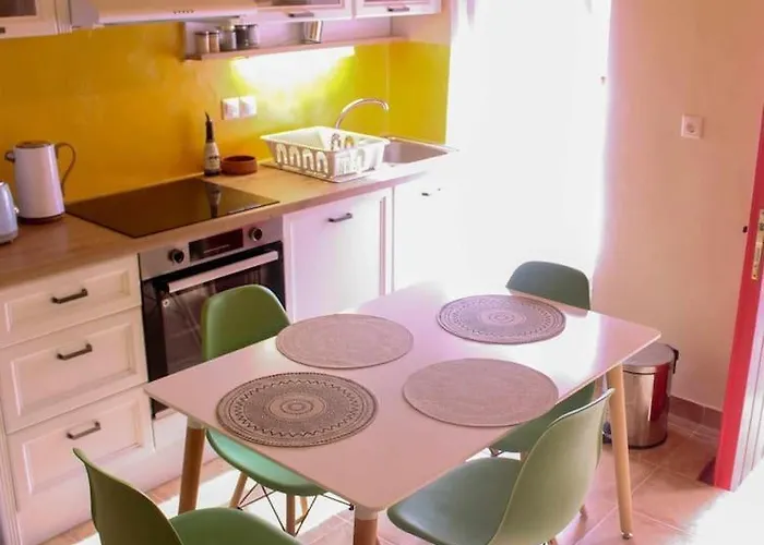 Semeli's House * Longá